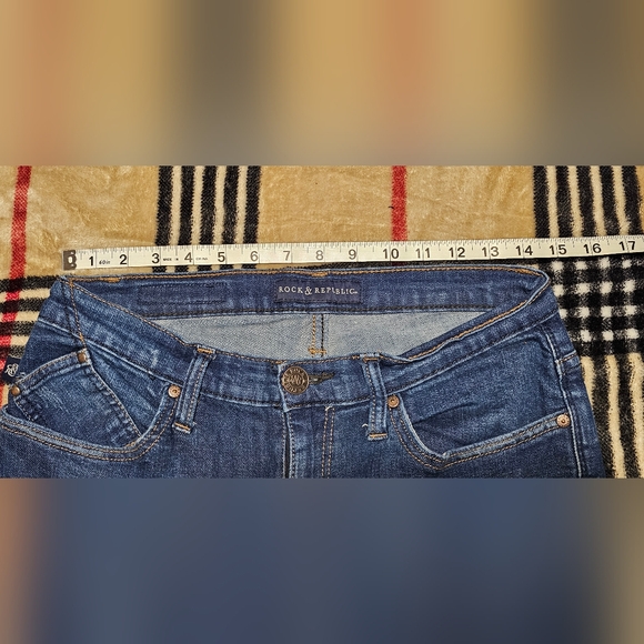 Womens ROCK & REPUBLIC "Kassandra" Dark Distressed Denim Jeans size 10 (30x30) - Picture 4 of 15